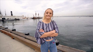 Adolescente rubia estadounidense de Colorado es cogida. Scarlett Fall