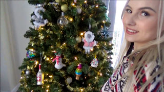 El regalo de Navidad de la hermanastra chiquita. Aria Banks