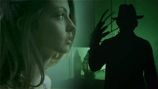 Staci Silverstone tiene pesadillas en la noche y se va a coger a su papá