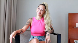 La argenta tetona Lola Emme es una tigresa