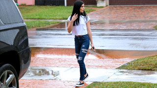 La chiquita Sadie Blake no tiene bubis pero sabe mover su trasero