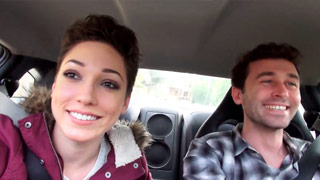 Lily LaBeau echando pasión con el pelo corto