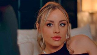 La dama de honor Anna Claire Clouds distrae al novio abandonado, ¿qué onda?