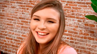 Melissa May en un casting porno bien jovencita