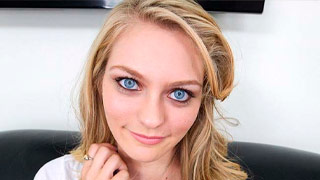 Sospechamos que te vas a enamorar de la joven y bonita Alli Rae