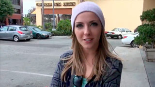 Karla Kush se quita el bikini para echar pasión