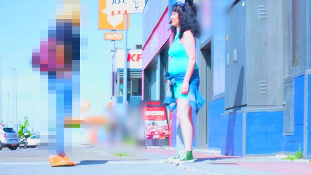 ¡Un regalazo para el día de la madre! Emmita Smile y su fantasía sexual