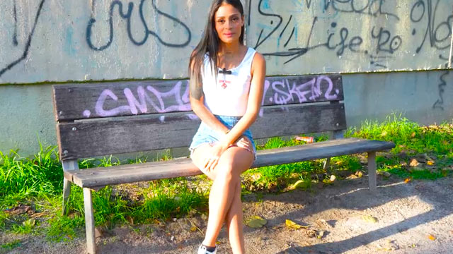 Breiny Zoe es una verdadera viciosa. ¡Pasen y vean cómo mueve el culazo cabalgando!