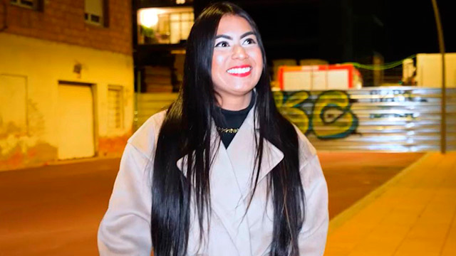 Lara Rey está encantadísima de probar el miembro de Jesús Reyes