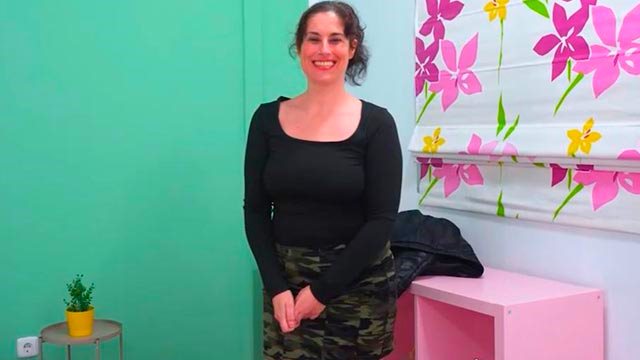 Emmita Smile es toda una profesional de los jovencitos. ¡Damián no puede aguantar!