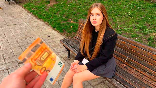 No hay nada que no se pueda comprar con dinero. La diosa Comatozze y 50 varos