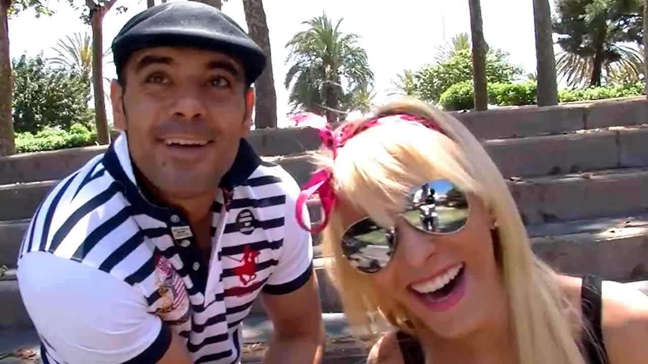 Jordanne Kali se va de vacaciones por Barcelona... y termina cogida en la calle