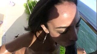 El coño brasileño de Belinda Baracho cogido en la terraza por un vergón negro