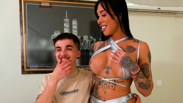 Juego de contrastes. Nicky Bermudez descubre al joven más adicto a las vergas