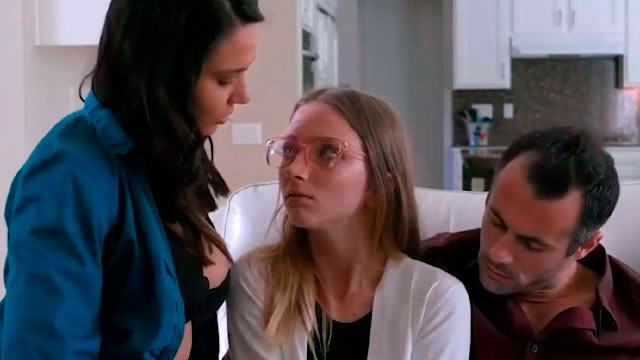 Que no te engañe la cara dulce de Macy Meadows, Alexis Zara sabe que es muy puta