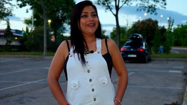 La cerda Carol Linda, anda buscando chavos en Fakings que la dejen bien satisfecha y temblando