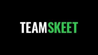 La chavita rubia, Emma Rosie, está sedienta de una verga grande y con experiencia